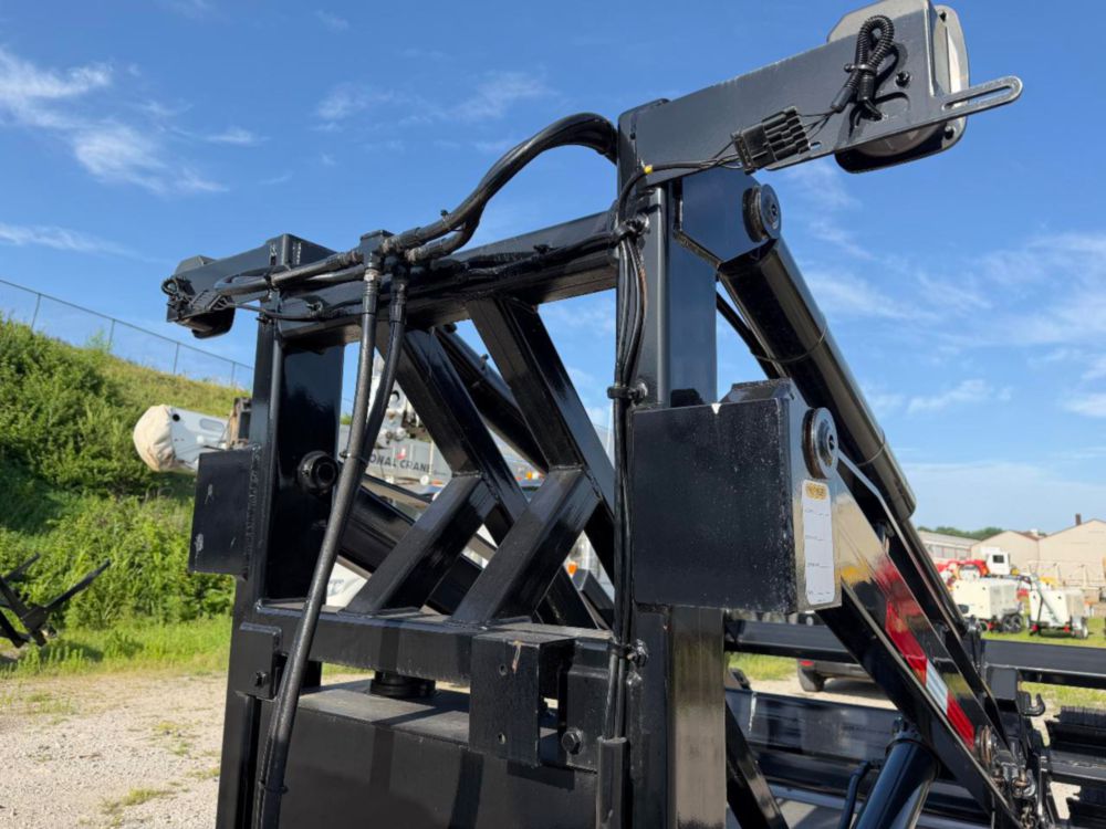 2023 Chevrolet 6500 4x2 Palfinger ACC-80 Container Handler Truck