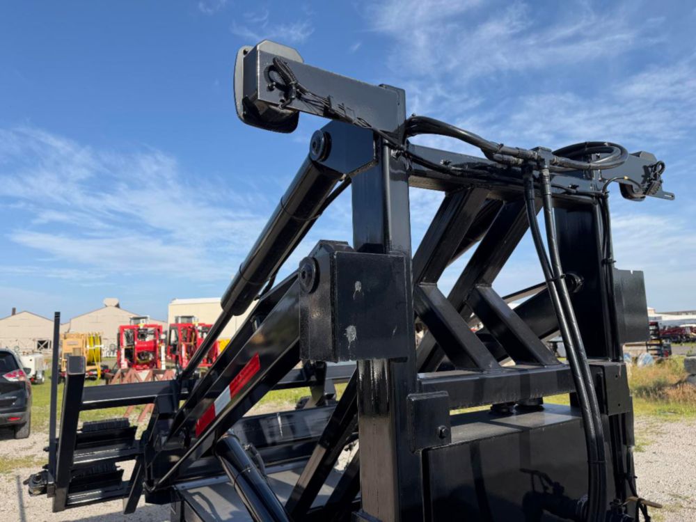 2023 Chevrolet 6500 4x2 Palfinger ACC-80 Container Handler Truck