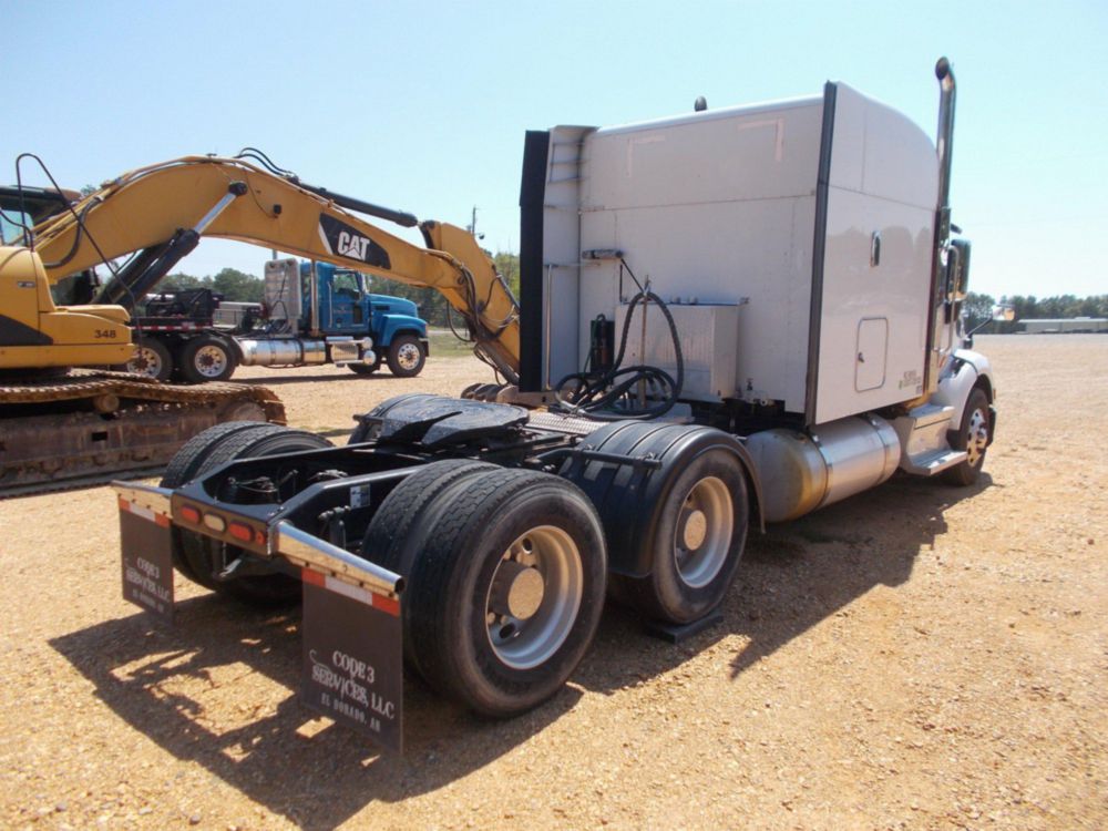2020 Peterbilt 579 Tandem Axle Sleeper Truck