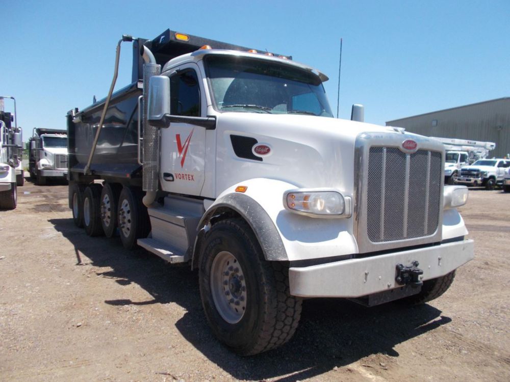 2026 Peterbilt 567 10x4 18' Load King Dump Truck