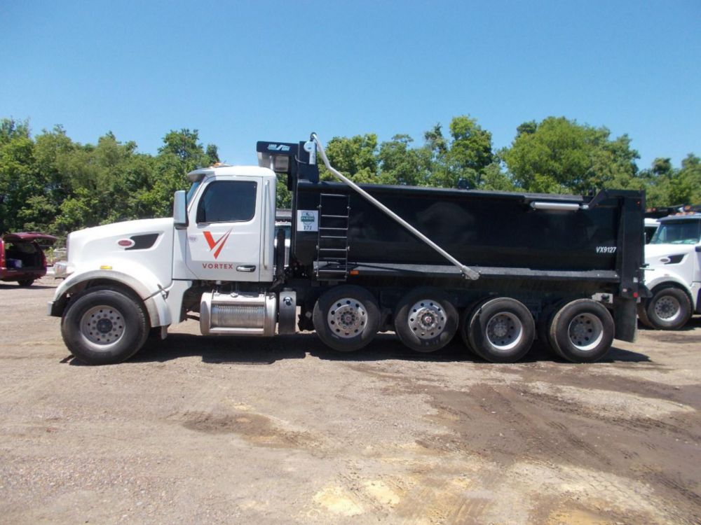 2026 Peterbilt 567 10x4 18' Load King Dump Truck