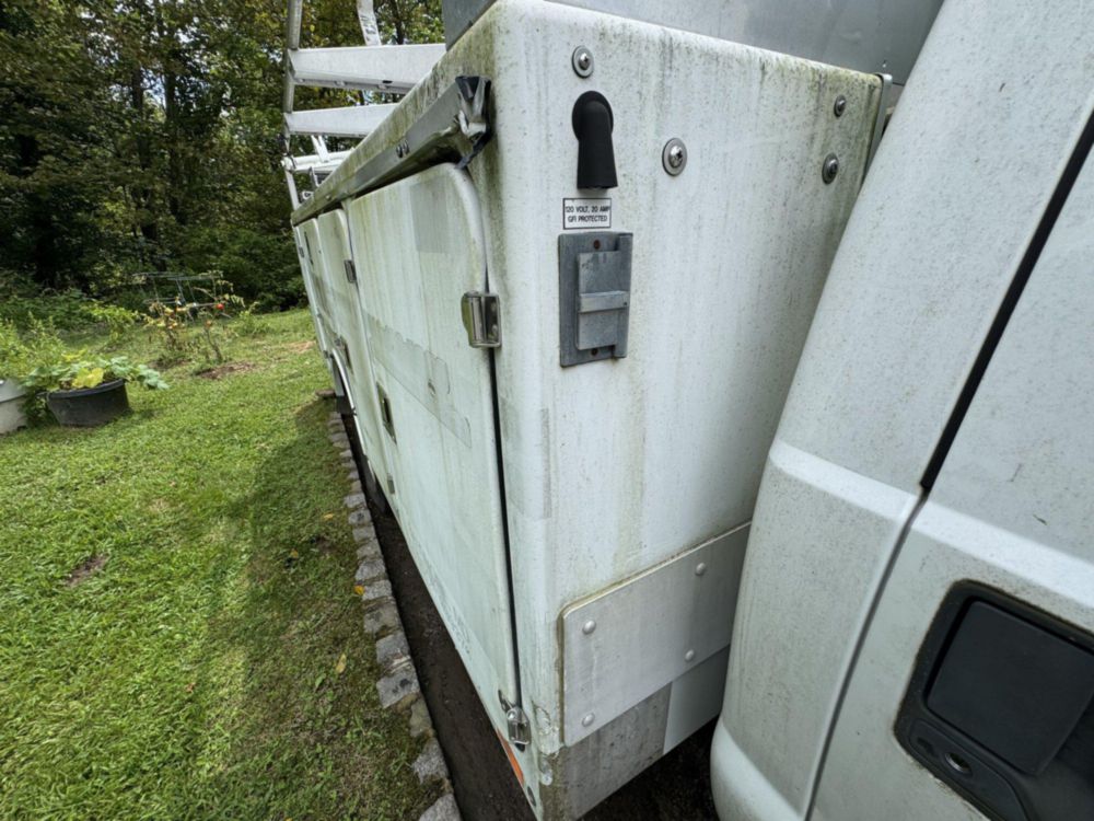 2008 Ford F-450 4x2 Versalift Bucket Truck