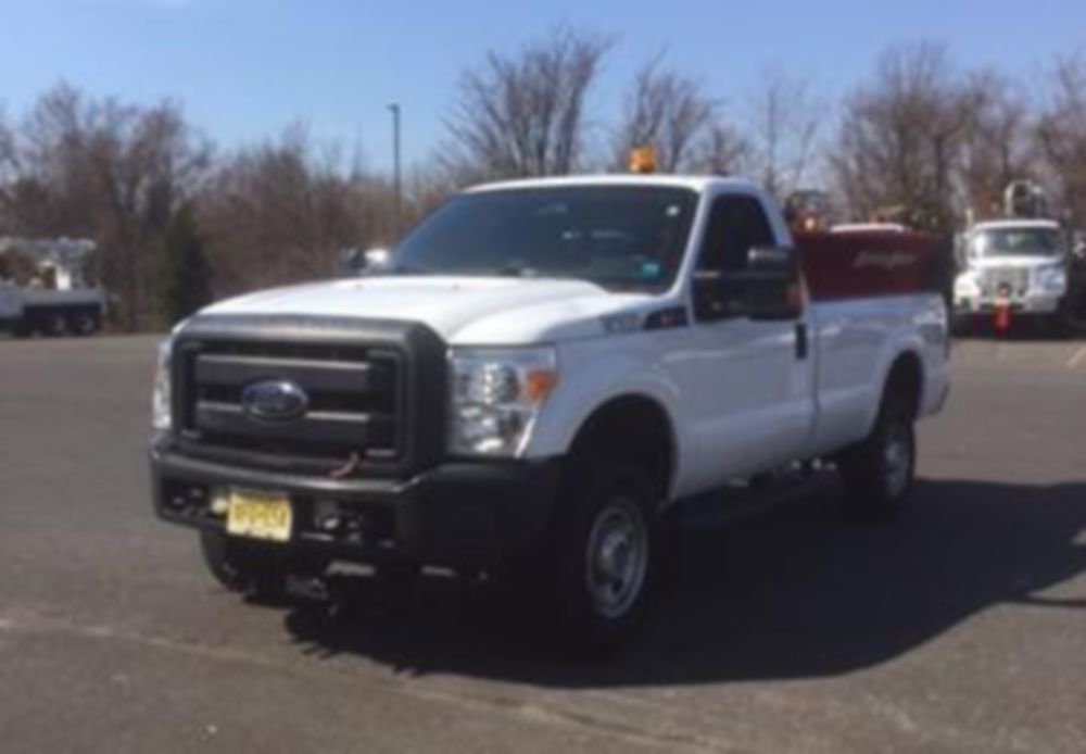 Regular Cab 3/4 ton AWD Gas 9,900 lbs Pickup Truck