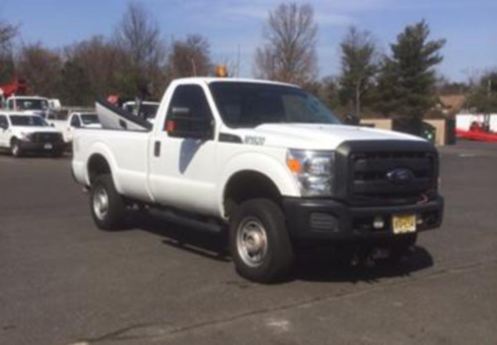 Regular Cab 3/4 ton AWD Gas 9,900 lbs Pickup Truck