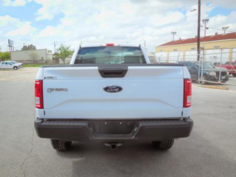 Regular Cab 1/2 ton AWD Gas 7,050 lbs Pickup Truck