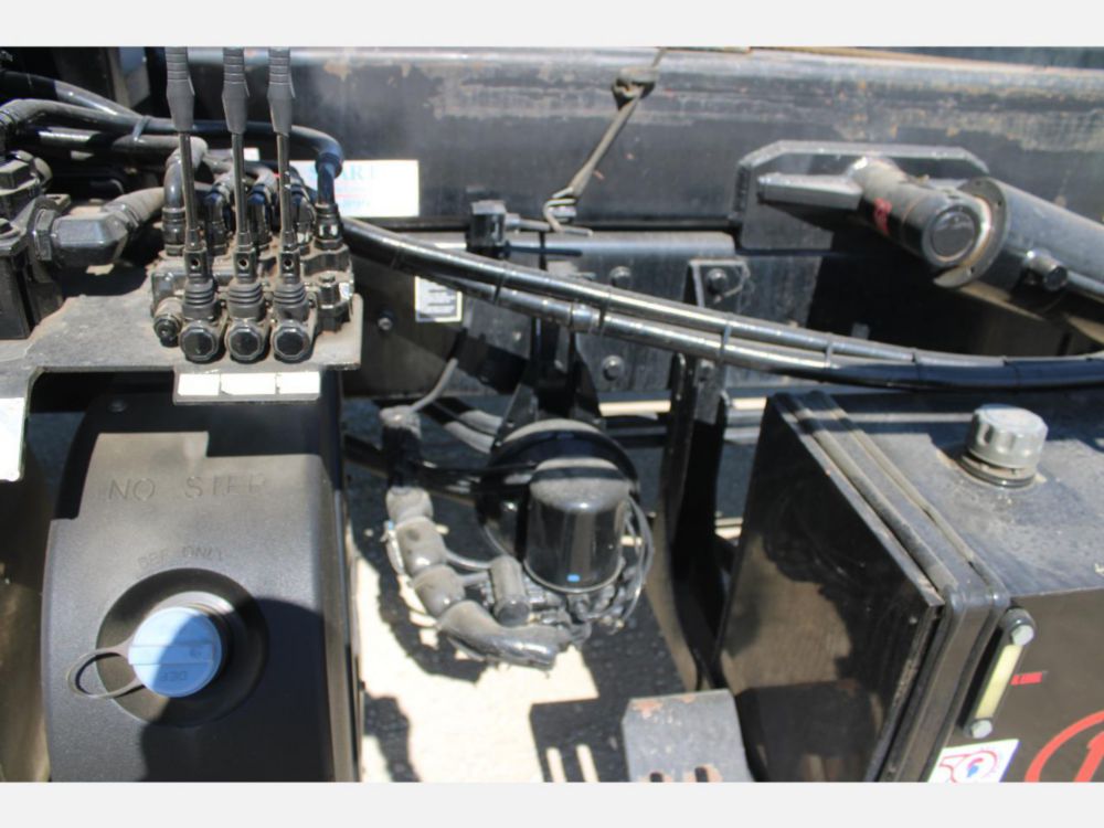 2024 Peterbilt 567 Spartan SRO-60 Roll-Off Truck