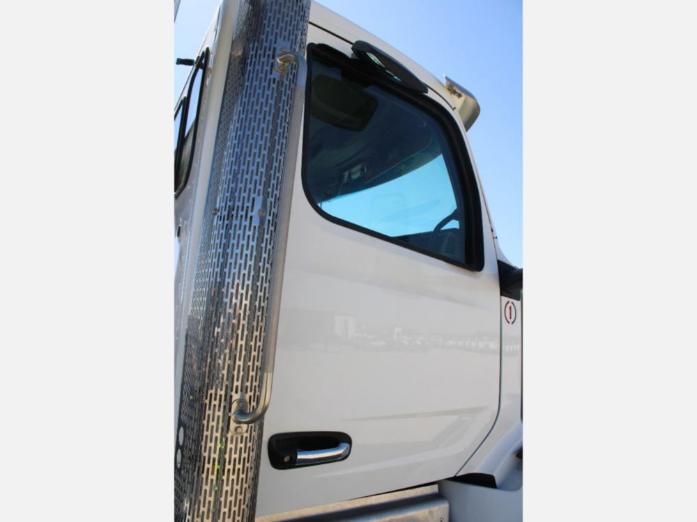 2024 Peterbilt 567 Spartan SRO-60 Roll-Off Truck