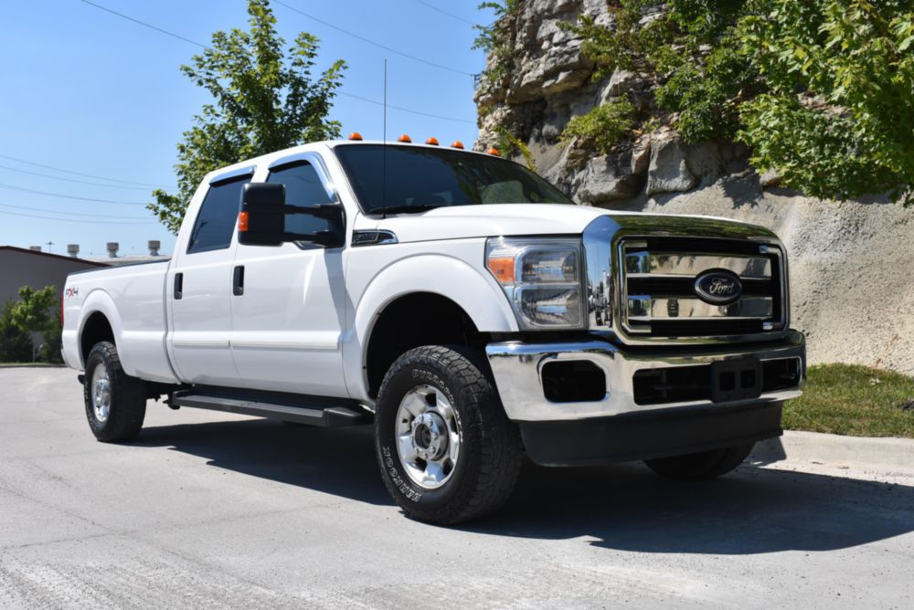 Crew Cab 3/4 ton AWD Gas 9,900 lbs Pickup Truck