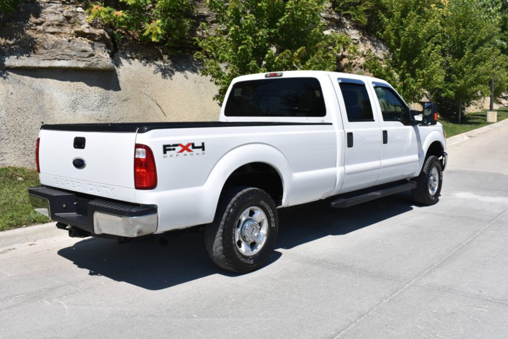 Crew Cab 3/4 ton AWD Gas 9,900 lbs Pickup Truck