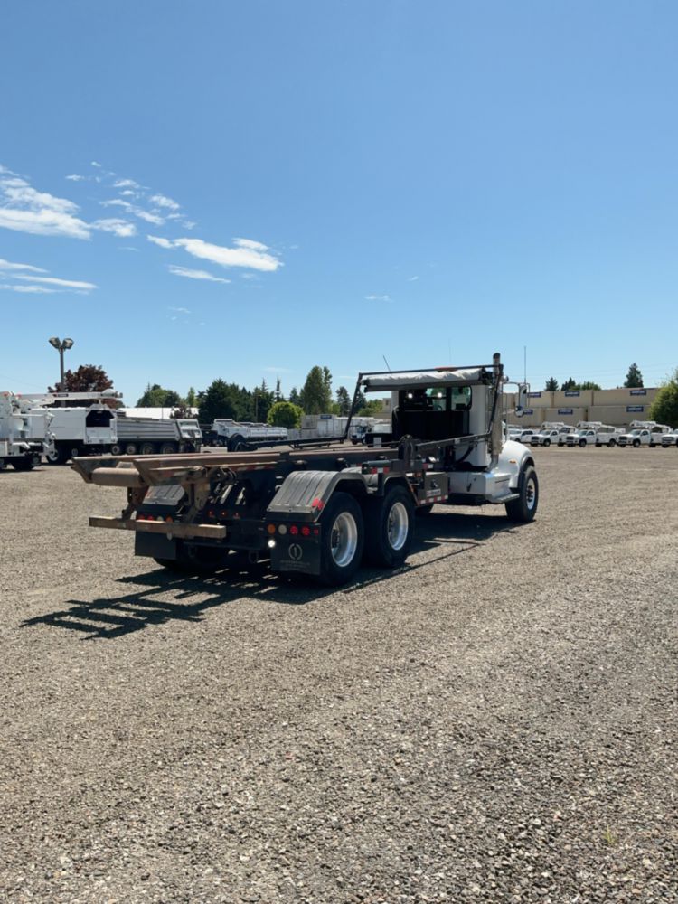 2021 Peterbilt 348 6x4 Galbreath AF-OR-174 Roll-Off Truck