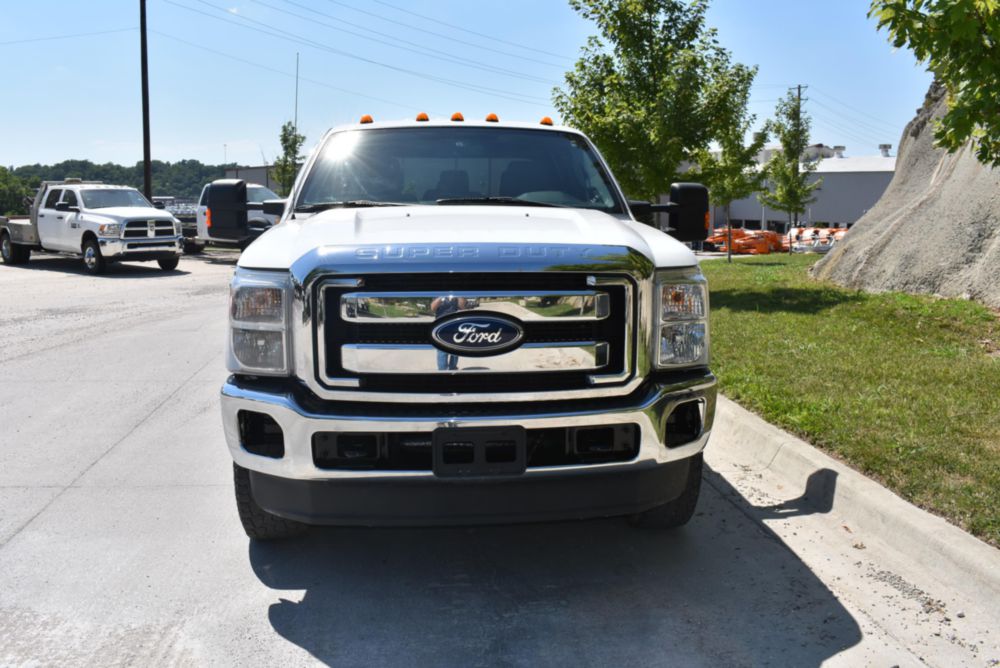 Crew Cab 3/4 ton AWD Gas 9,900 lbs Pickup Truck