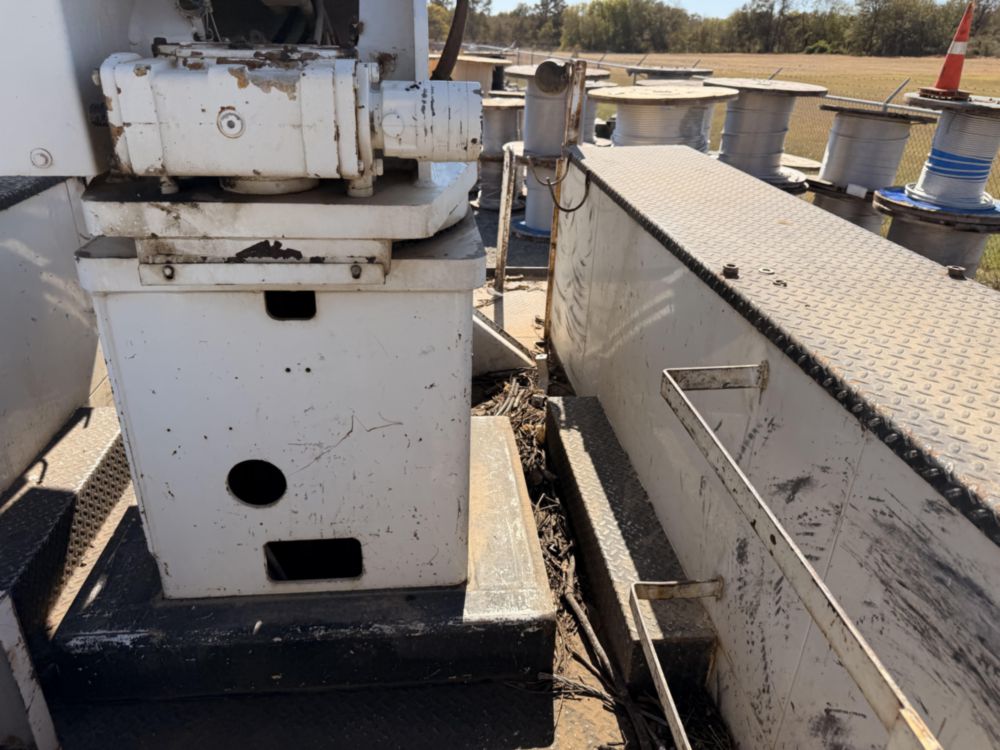 2007 Ford F-750 Terex HRX-55 Material Handler Bucket Truck