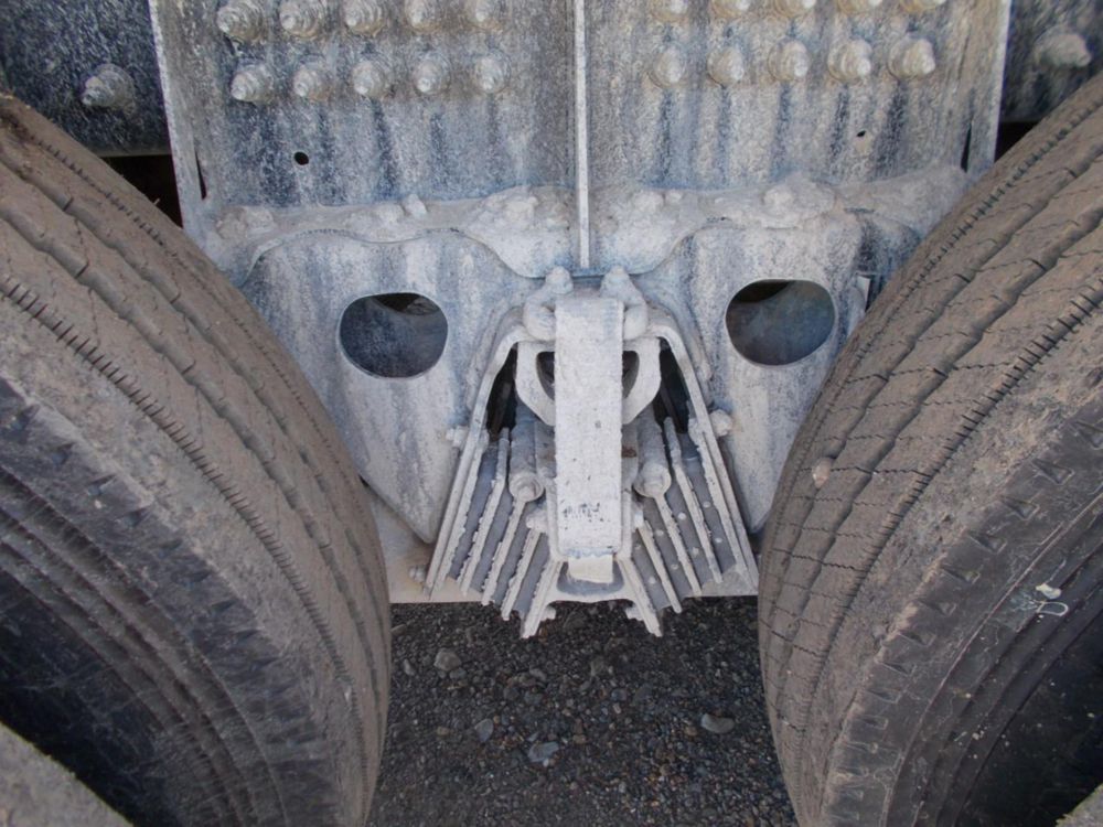 2026 Peterbilt 567 10x4 18' Load King Dump Truck
