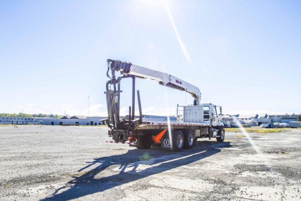 71.4 ft 5,700 lbs 420 degrees Material Handler Drywall Crane