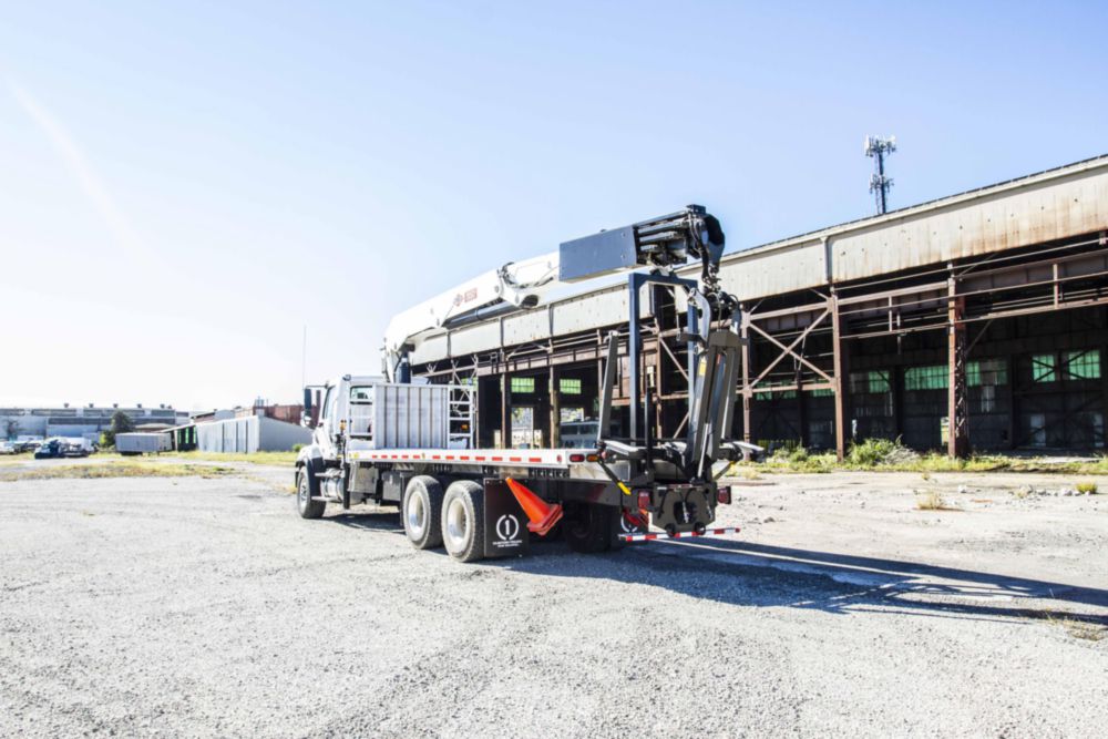 71.4 ft 5,700 lbs 420 degrees Material Handler Drywall Crane