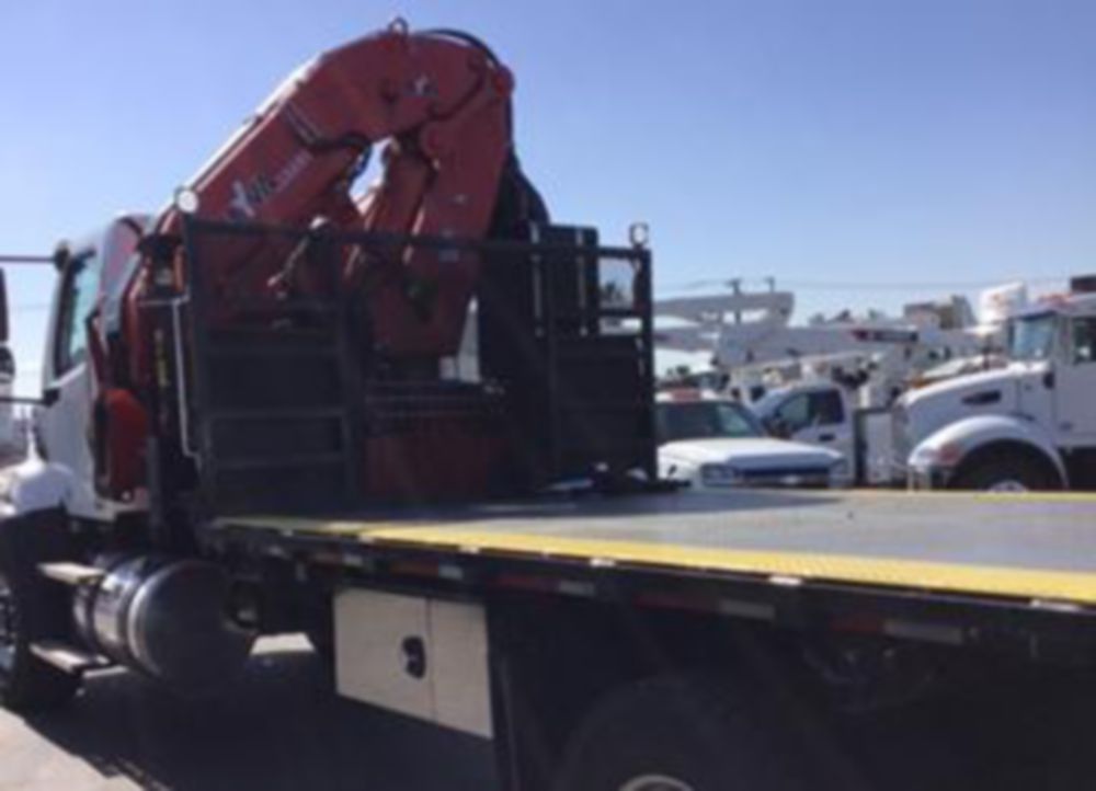 62,831 lbs Behind Cab Mount Knuckle Boom
