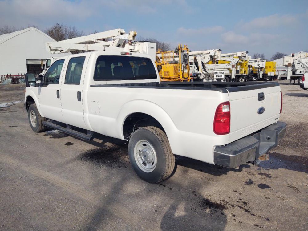 2015 Ford F-250 Crew Cab 4x4 Pickup
