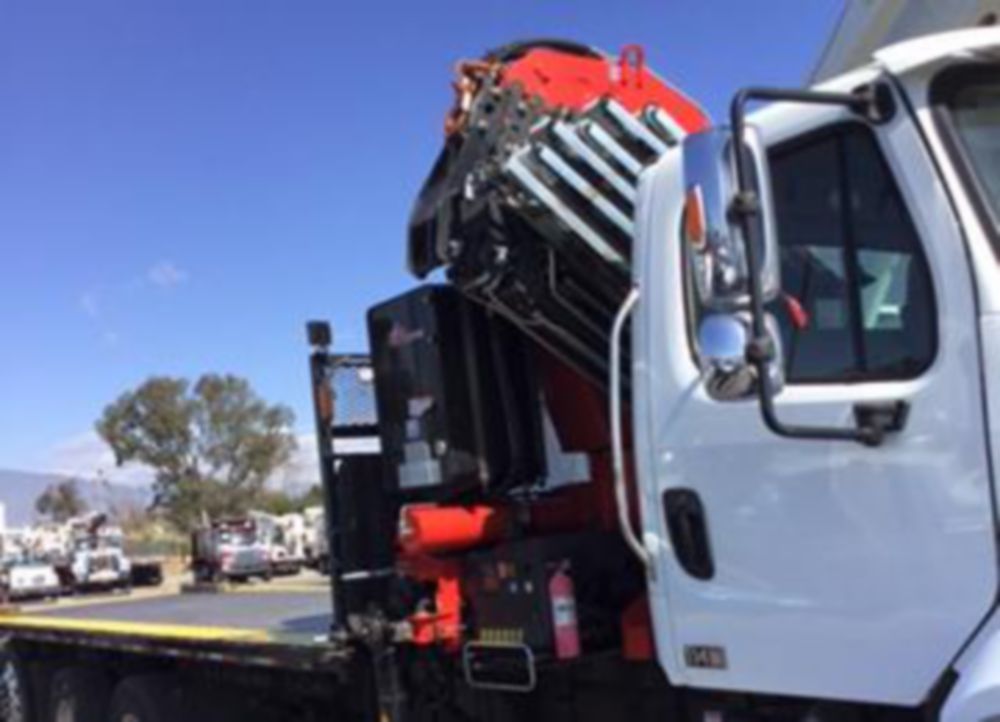 62,831 lbs Behind Cab Mount Knuckle Boom