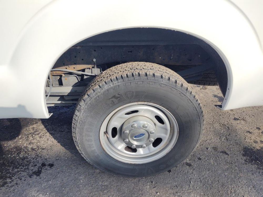 2015 Ford F-250 Crew Cab 4x4 Pickup