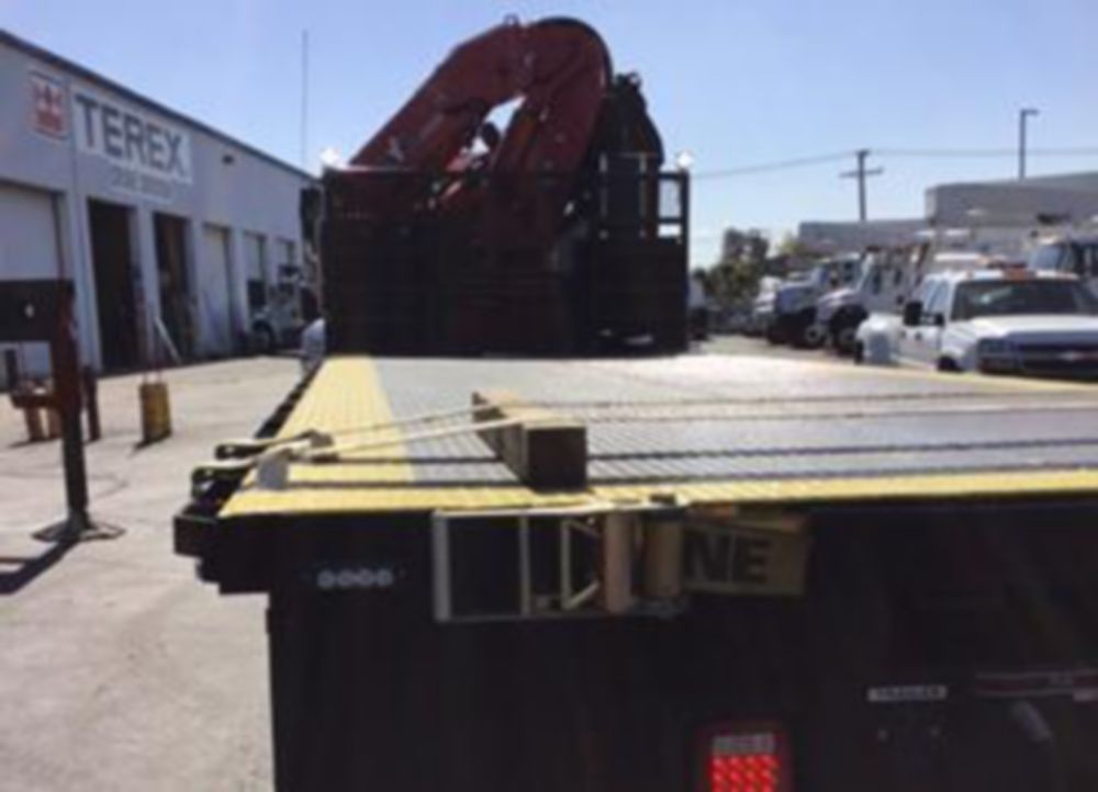 62,831 lbs Behind Cab Mount Knuckle Boom