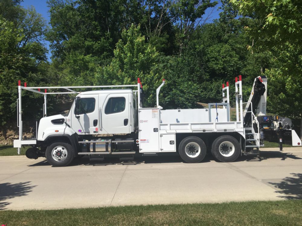 11,640 lbs Rear Mount Knuckle Boom
