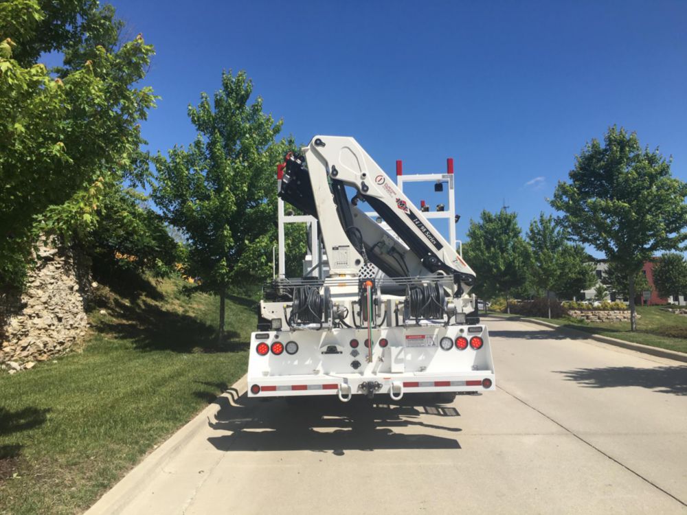 11,640 lbs Rear Mount Knuckle Boom