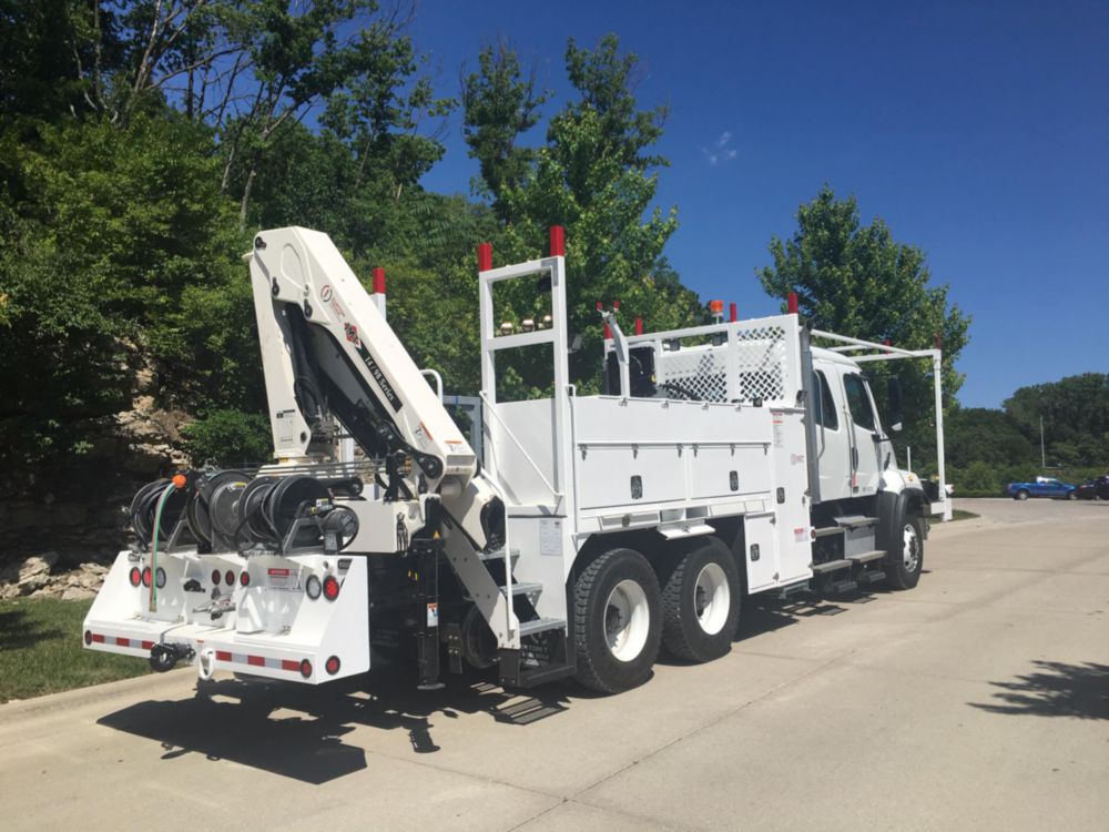 11,640 lbs Rear Mount Knuckle Boom