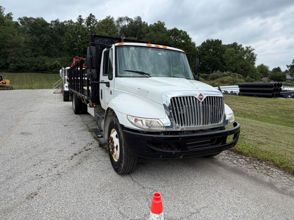 2008 Int'l 4300 Stake Bed Truck W/ Liftgate