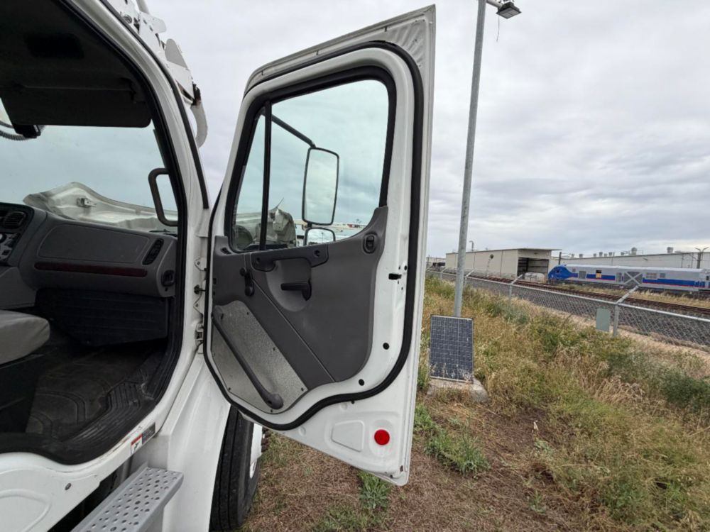 2018 Freightliner M2 4x2 Terex Commander 4047 Digger Derrick Truck