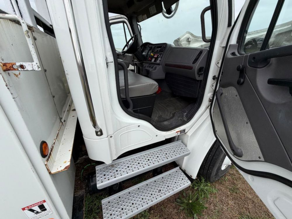 2018 Freightliner M2 4x2 Terex Commander 4047 Digger Derrick Truck