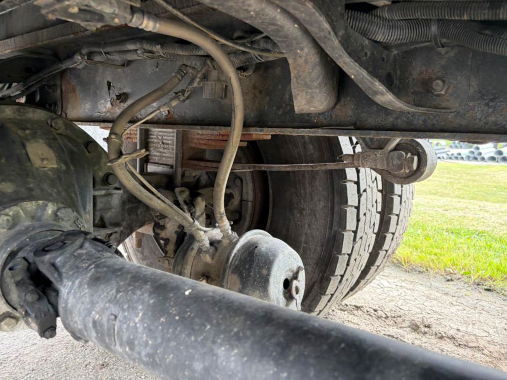 2008 Int'l 4300 Stake Bed Truck W/ Liftgate