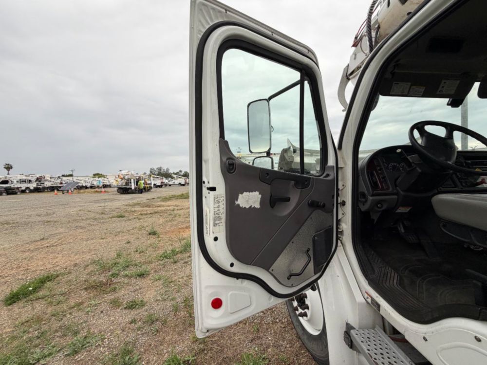2018 Freightliner M2 4x2 Terex Commander 4047 Digger Derrick Truck