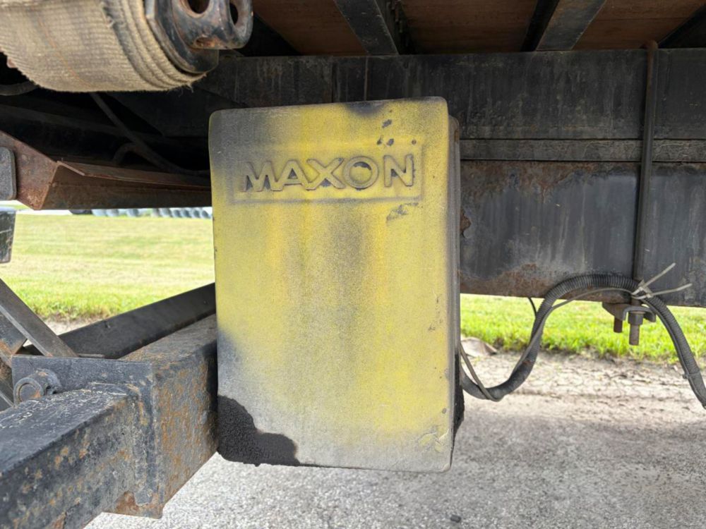 2008 Int'l 4300 Stake Bed Truck W/ Liftgate