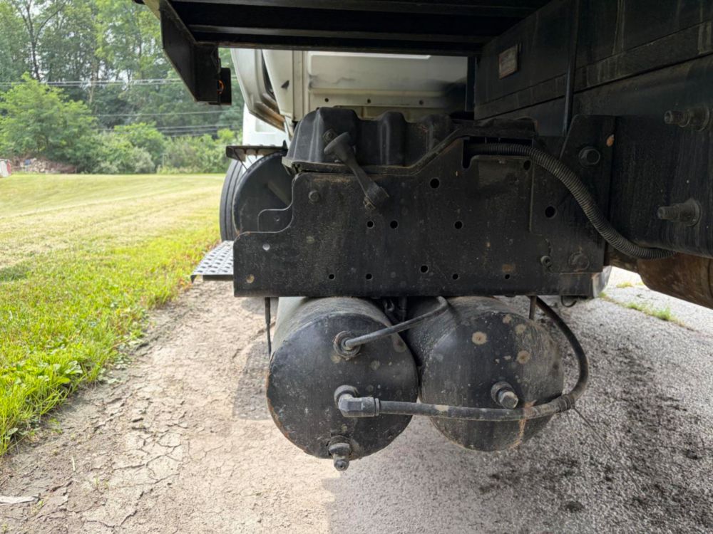 2008 Int'l 4300 Stake Bed Truck W/ Liftgate