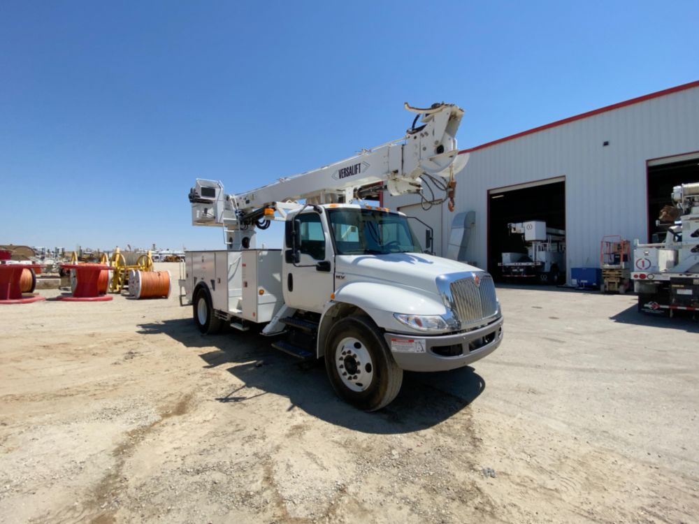 2019 International MV607 4x2 Versalift TMD-2047-T Digger Derrick