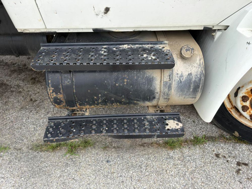 2008 Int'l 4300 Stake Bed Truck W/ Liftgate