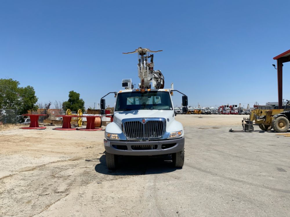 2019 International MV607 4x2 Versalift TMD-2047-T Digger Derrick