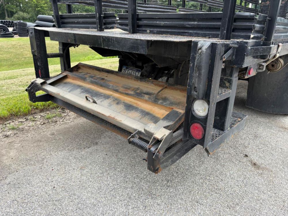 2008 Int'l 4300 Stake Bed Truck W/ Liftgate
