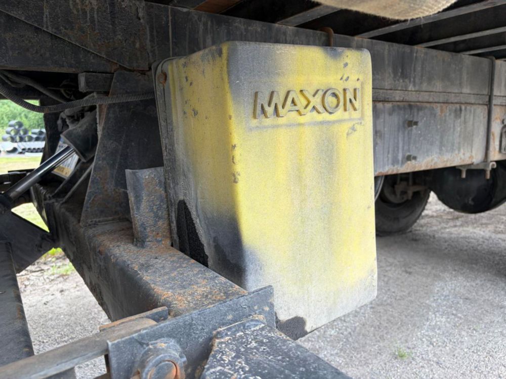 2008 Int'l 4300 Stake Bed Truck W/ Liftgate