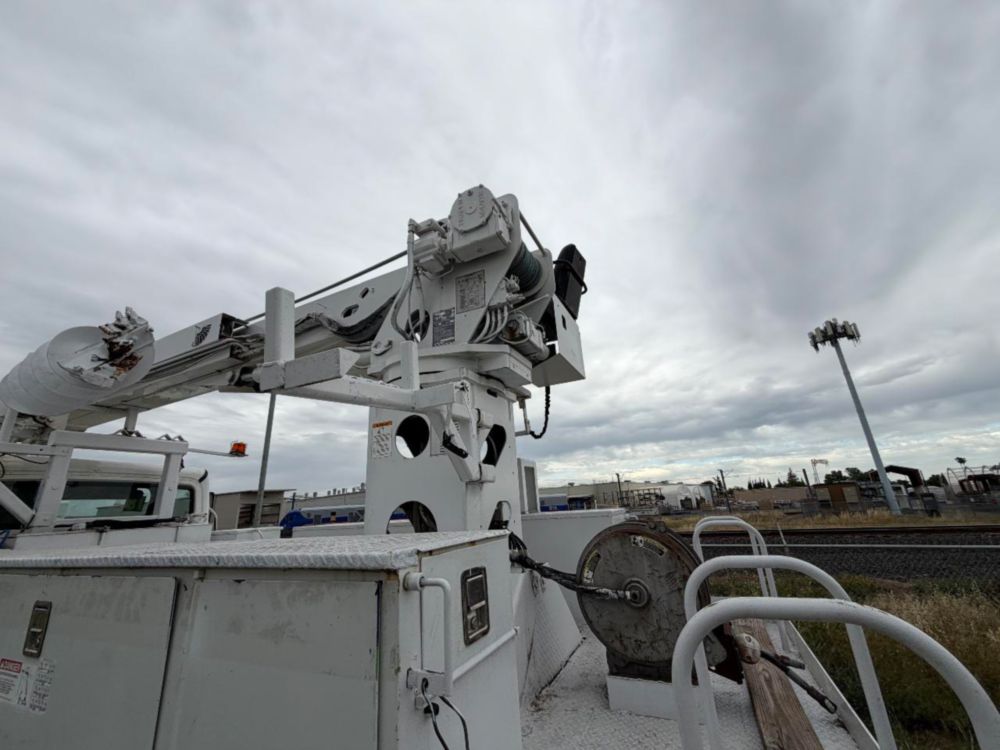 2018 Freightliner M2 4x2 Terex Commander 4047 Digger Derrick Truck