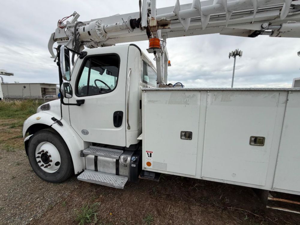 2018 Freightliner M2 4x2 Terex Commander 4047 Digger Derrick Truck