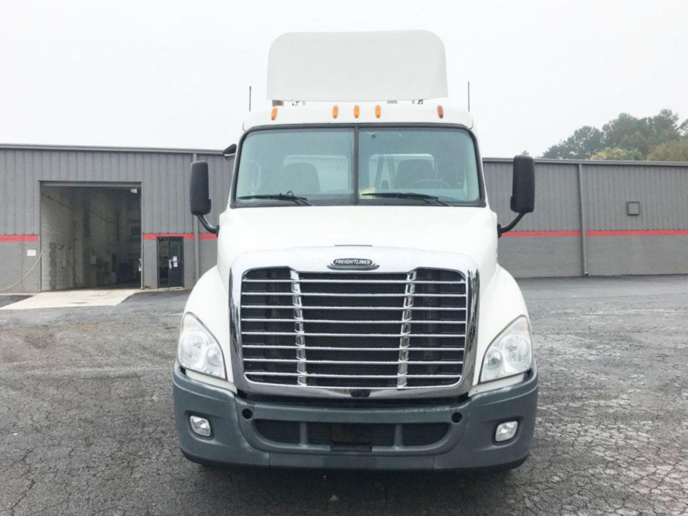 Tandem Axle Natural Gas Highway Tractor