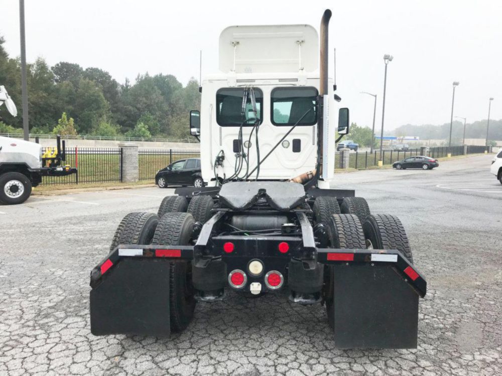 Tandem Axle Natural Gas Highway Tractor