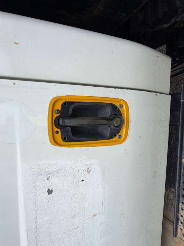 2008 Int'l 4300 Stake Bed Truck W/ Liftgate