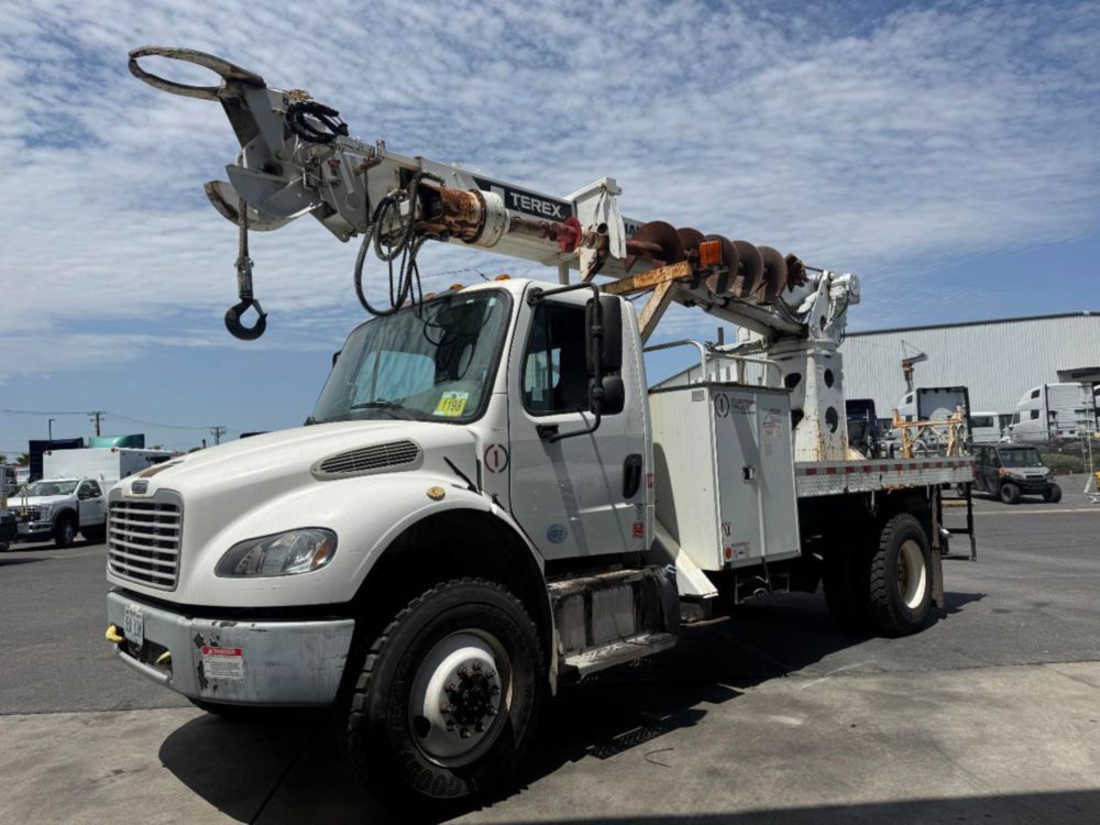2015 Freightliner M2 4x4 Terex Commander 4047 Digger Derrick Truck