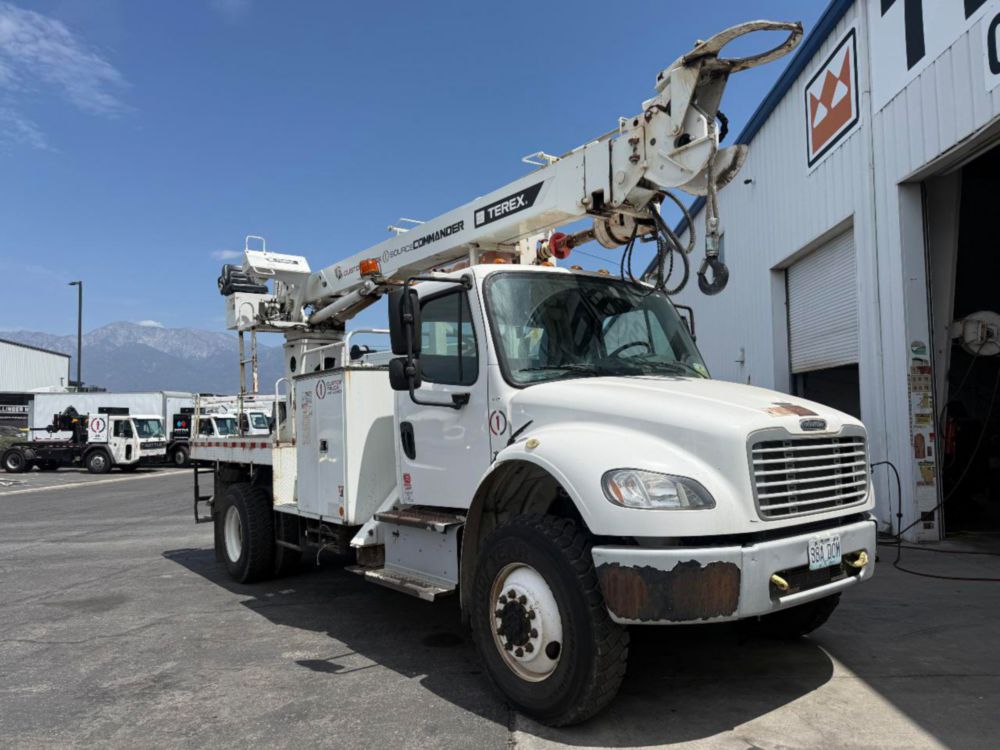 2015 Freightliner M2 4x4 Terex Commander 4047 Digger Derrick Truck