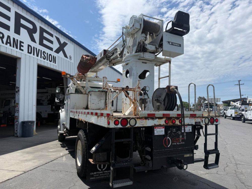 2015 Freightliner M2 4x4 Terex Commander 4047 Digger Derrick Truck