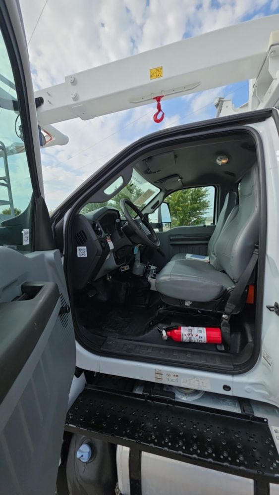 2019 Ford F-750 4x2 Versalift VTP-40-NE Cable Placer