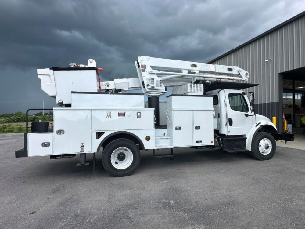 2017 Freightliner M2 4x2 Altec TA-55 Bucket Truck