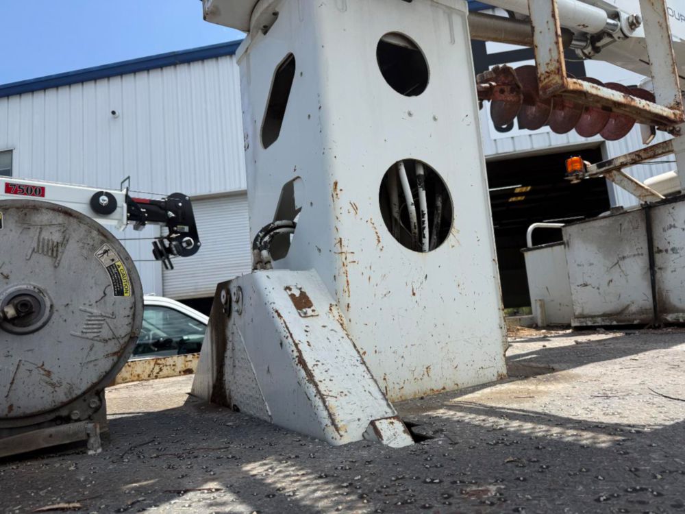 2015 Freightliner M2 4x4 Terex Commander 4047 Digger Derrick Truck